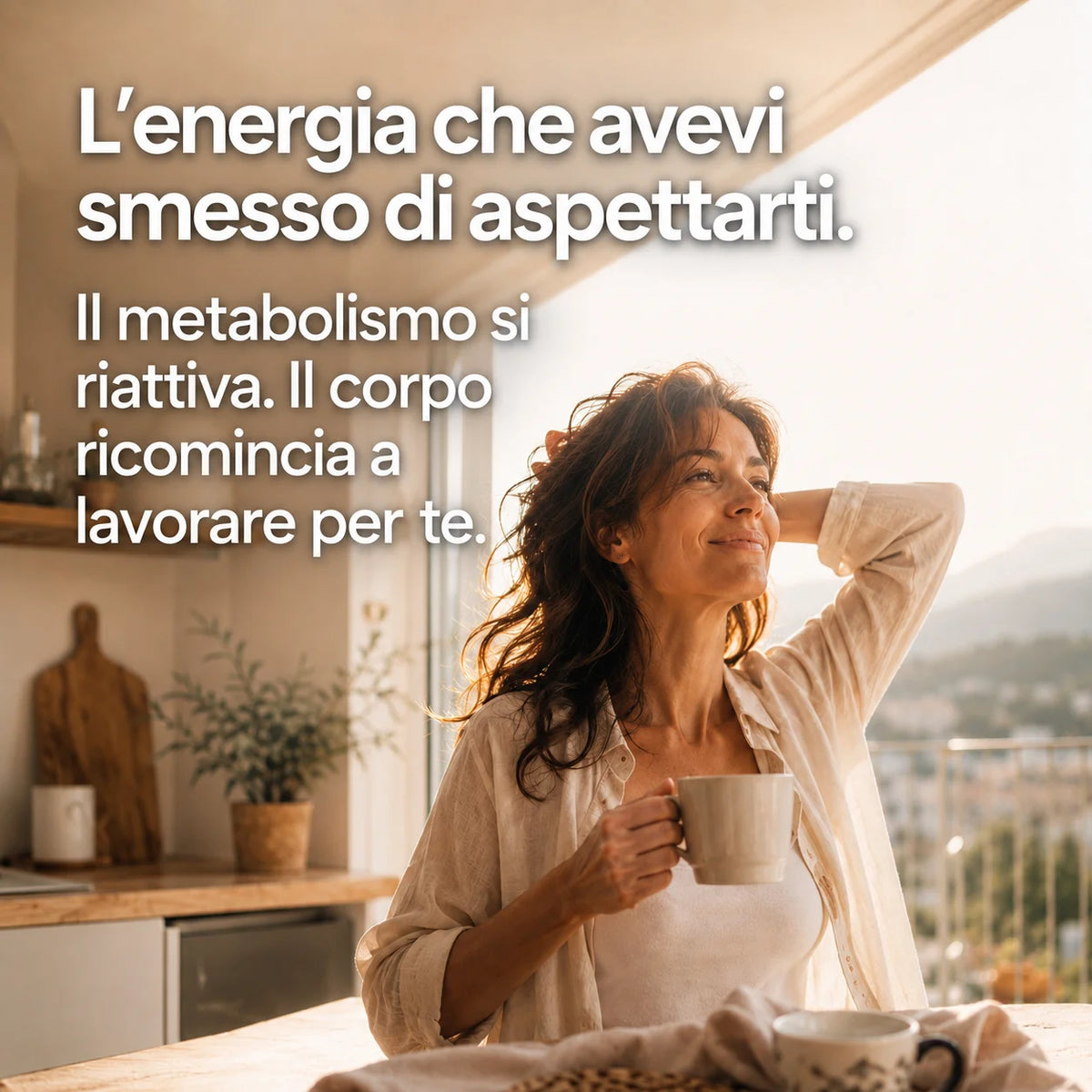donna al mattino in stato di benessere dopo un percorso di riattivazione del metabolismo con BRUCIA GRASSI Ribovita®